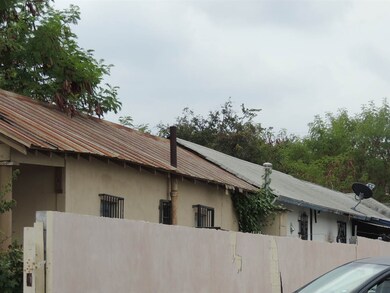 405 E Stewart St, Laredo, TX 78040 - photo 2