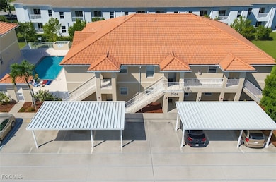 Bird's eye view of a pool area