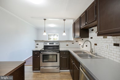 607 Center St unit T3, Herndon, VA 20170 - photo 6