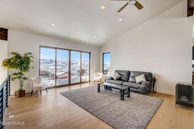 7-web-or-mls-N White Tail Ct -007