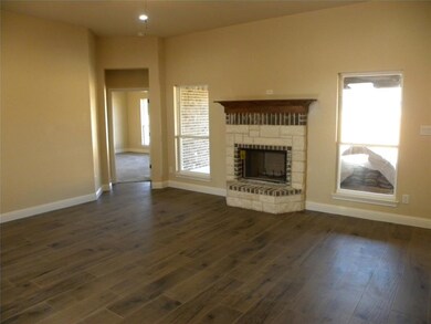905 E 5th St, Springtown, TX 76082 - photo 5