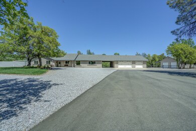 17400 Pittim Dr, Redding, CA 96003 - photo 2