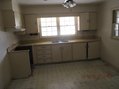 2505 Bartow St, Brunswick, GA 31520 - photo 3