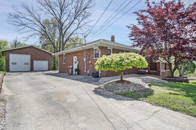 108 E Country Ln, Collinsville, IL 62234 - photo 2