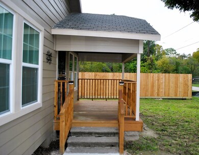 6906 Kittridge St, Houston, TX 77028 - photo 2