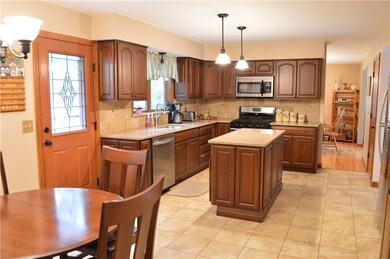 8 Wildwood Rd, Narragansett, RI 02882 - photo 3