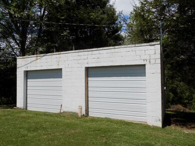 DETACHED GARAGE