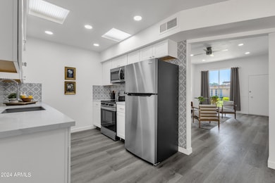 11-web-or-mls-13214-n-99th-dr