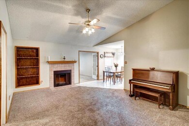 Spacious 18 x 14 family room