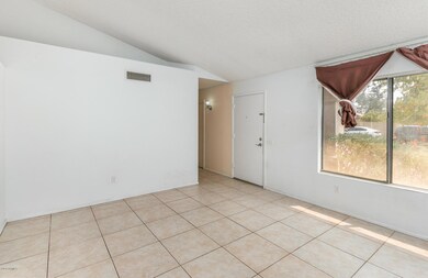4) LIVING ROOM