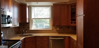 4605 31st Rd S unit A2, Arlington, VA 22206 - photo 2