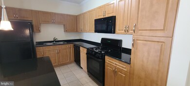 12900 Centre Park Cir unit 303, Herndon, VA 20171 - photo 3