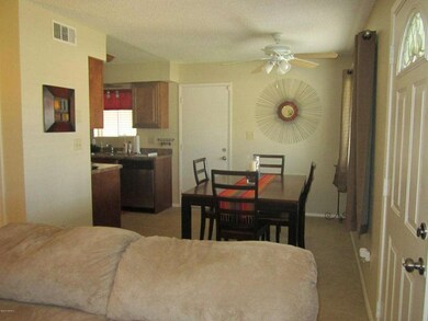 887 Dining Area2