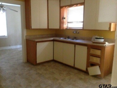 3014 3014 Crestview, Tyler, TX 75701 - photo 6