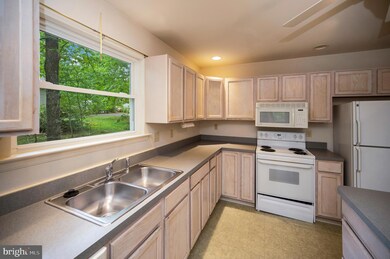 1203 Confederate Dr, Locust Grove, VA 22508 - photo 6