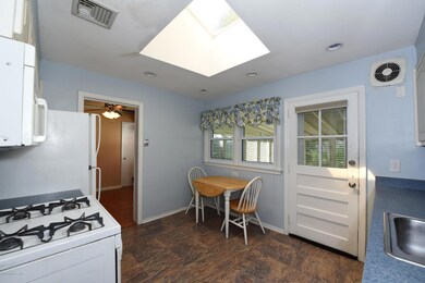 24 Peach Blossom Ln, Middletown, NJ 07748 - photo 4