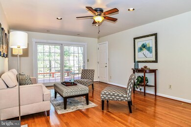 2284 Dosinia Ct, Reston, VA 20191 - photo 4