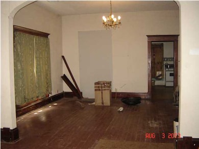 dinning room (front house)