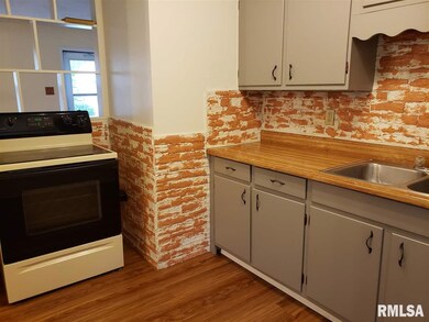 3002 W 68th St, Davenport, IA 52806 - photo 4