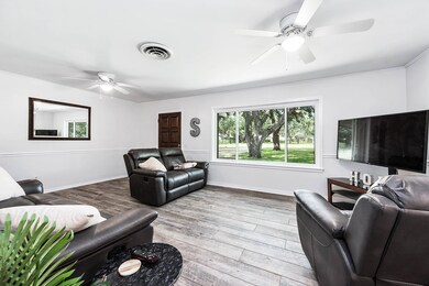 531 College St, East Bernard, TX 77435 - photo 6