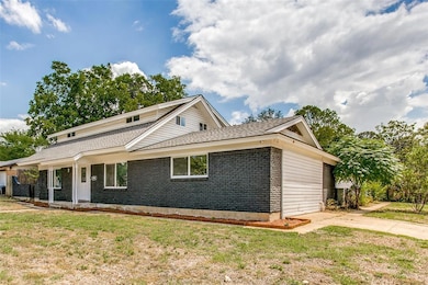 1900 Charleston Dr, Bedford, TX 76022 - photo 2