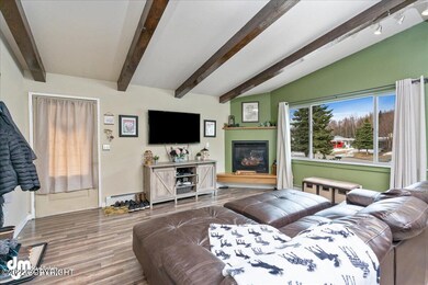 12-Living Room Unit B_MAX4892
