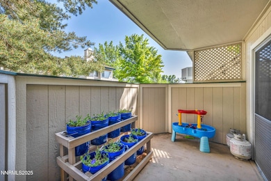 6-web-or-mls-2411-sycamore-glen-dr-4
