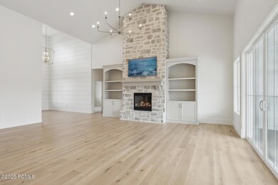 4_Livingroom_1800x1200_4208990