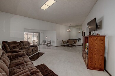 10892 W Emerald Dr, Sun City, AZ 85351 - photo 5