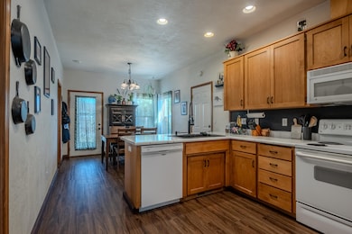 739 S Haskell St, Central Point, OR 97502 - photo 6