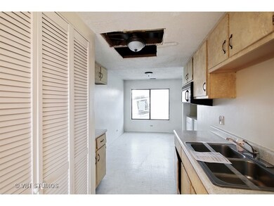 1063 Cascade Dr, Aurora, IL 60506 - photo 6