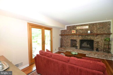 3027 Sleepy Hollow Rd, Falls Church, VA 22042 - photo 3