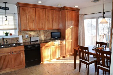 13 Hampton St, Menands, NY 12204 - photo 2