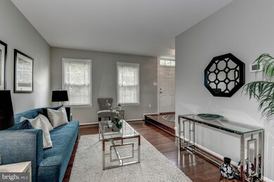 7011 Polins Ct, Alexandria, VA 22306 - photo 5