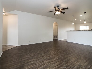 2705 W El Dorado St, Broken Arrow, OK 74011 - photo 7