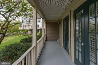 12825 Mill Brook Ct, Woodbridge, VA 22192 - photo 3