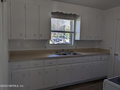 1911 Valens Dr E, Jacksonville, FL 32216 - photo 5
