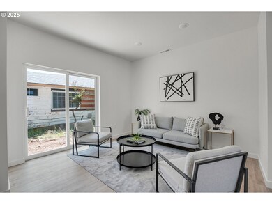 14822 NE Couch St unit 4, Portland, OR 97230 - photo 5