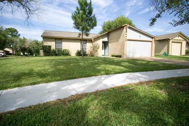 24426 Running Iron Dr, Hockley, TX 77447 - photo 4