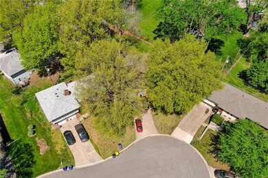 5802 Larsen Ln, Shawnee, KS 66203 - photo 3