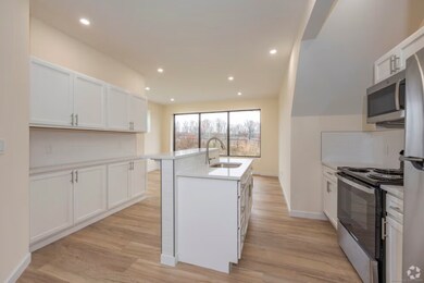 141 Bridge St unit . D, Middletown, CT 06457 - photo 2