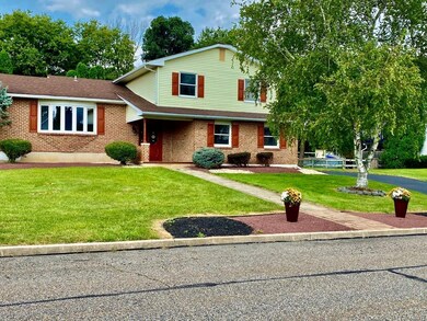 799 American General Dr, Easton, PA 18040 - photo 2