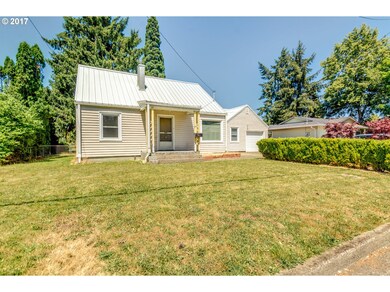 801 E 9th St, Newberg, OR 97132 - photo 3