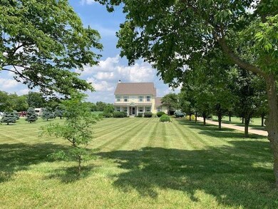 18556 Commercial Point Rd, Circleville, OH 43113 - photo 3