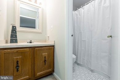 14308 Lindendale Rd, Woodbridge, VA 22193 - photo 6