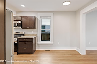 925 N Pine St, Lansing, MI 48906 - photo 7