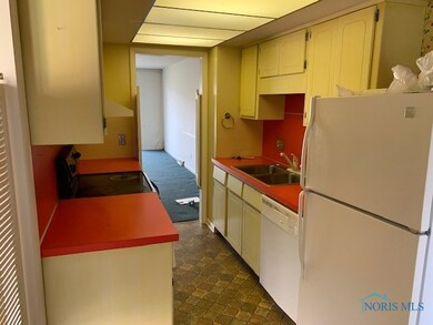 5204 Regency Dr, Toledo, OH 43615 - photo 4