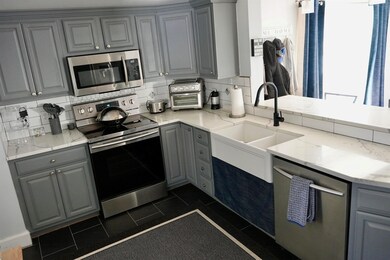 9 Bennett St, Nashua, NH 03064 - photo 3