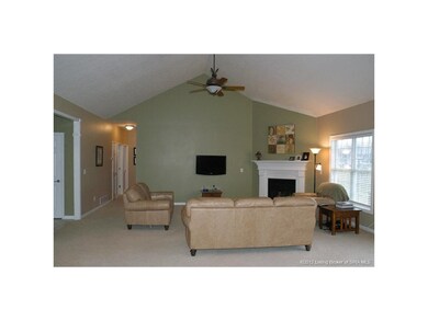 4113 Highland Oaks Dr, New Albany, IN 47150 - photo 3