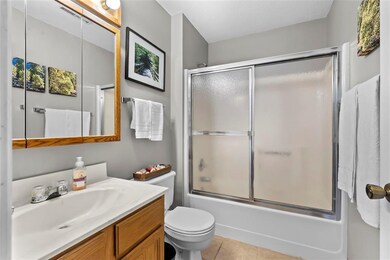 3613 Foxborough Terrace NE unit C, Cedar Rapids, IA 52402 - photo 6